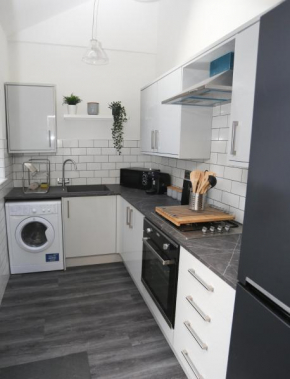 Cheerful 4-bedroom home in Sheffield